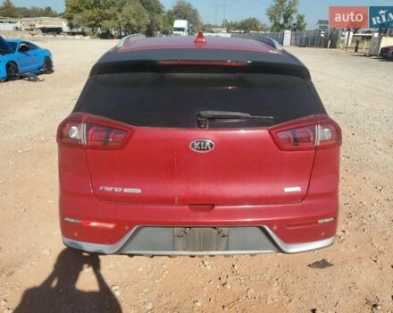 Красный Киа Niro, объемом двигателя 1.58 л и пробегом 166 тыс. км за 2850 $, фото 5 на Automoto.ua