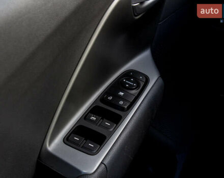 Красный Киа Niro, объемом двигателя 1.58 л и пробегом 56 тыс. км за 14500 $, фото 33 на Automoto.ua