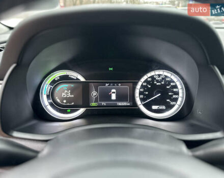 Красный Киа Niro, объемом двигателя 1.58 л и пробегом 190 тыс. км за 13000 $, фото 19 на Automoto.ua