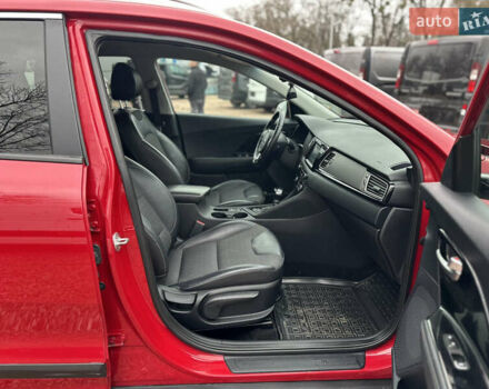 Красный Киа Niro, объемом двигателя 1.58 л и пробегом 190 тыс. км за 13000 $, фото 31 на Automoto.ua