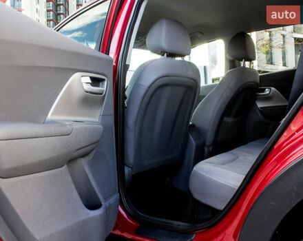 Красный Киа Niro, объемом двигателя 1.58 л и пробегом 56 тыс. км за 14500 $, фото 31 на Automoto.ua