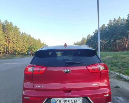 Красный Киа Niro, объемом двигателя 1.58 л и пробегом 150 тыс. км за 13500 $, фото 5 на Automoto.ua