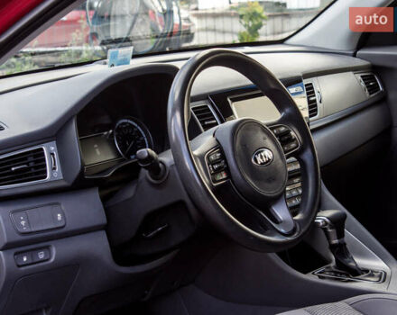Красный Киа Niro, объемом двигателя 1.58 л и пробегом 56 тыс. км за 14500 $, фото 38 на Automoto.ua