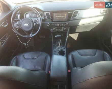 Красный Киа Niro, объемом двигателя 1.58 л и пробегом 166 тыс. км за 2850 $, фото 7 на Automoto.ua