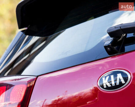 Красный Киа Niro, объемом двигателя 1.58 л и пробегом 56 тыс. км за 14500 $, фото 15 на Automoto.ua