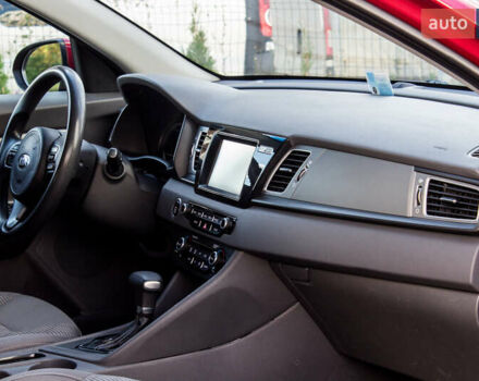 Красный Киа Niro, объемом двигателя 1.58 л и пробегом 56 тыс. км за 14500 $, фото 27 на Automoto.ua