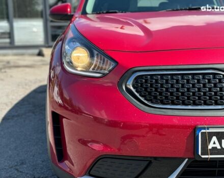 Красный Киа Niro, объемом двигателя 1.6 л и пробегом 82 тыс. км за 17290 $, фото 10 на Automoto.ua
