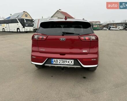 Червоний Кіа Niro, об'ємом двигуна 1.58 л та пробігом 168 тис. км за 14900 $, фото 5 на Automoto.ua