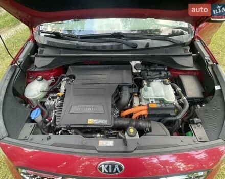 Червоний Кіа Niro, об'ємом двигуна 1.58 л та пробігом 94 тис. км за 17400 $, фото 4 на Automoto.ua