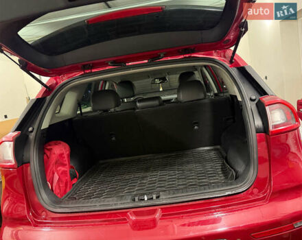 Червоний Кіа Niro, об'ємом двигуна 1.58 л та пробігом 417 тис. км за 15000 $, фото 12 на Automoto.ua