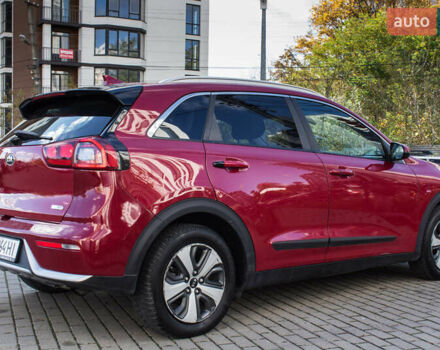 Красный Киа Niro, объемом двигателя 1.58 л и пробегом 56 тыс. км за 14500 $, фото 12 на Automoto.ua