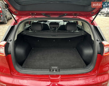 Красный Киа Niro, объемом двигателя 1.58 л и пробегом 190 тыс. км за 13000 $, фото 25 на Automoto.ua