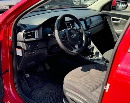Красный Киа Niro, объемом двигателя 1.6 л и пробегом 82 тыс. км за 17290 $, фото 17 на Automoto.ua