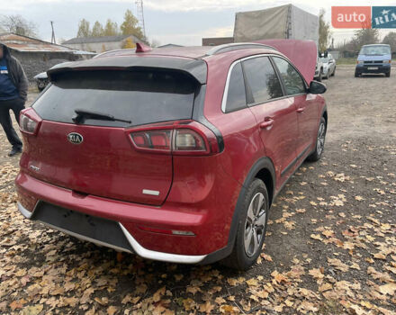 Красный Киа Niro, объемом двигателя 1.58 л и пробегом 109 тыс. км за 14999 $, фото 2 на Automoto.ua