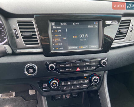 Красный Киа Niro, объемом двигателя 1.58 л и пробегом 119 тыс. км за 17250 $, фото 20 на Automoto.ua