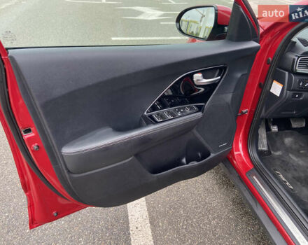 Красный Киа Niro, объемом двигателя 1.58 л и пробегом 119 тыс. км за 17250 $, фото 9 на Automoto.ua