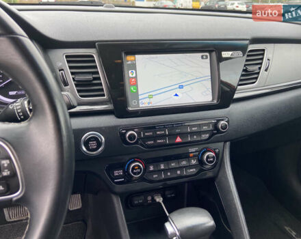 Красный Киа Niro, объемом двигателя 1.58 л и пробегом 119 тыс. км за 17250 $, фото 27 на Automoto.ua