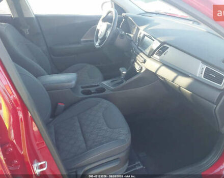 Красный Киа Niro, объемом двигателя 1.58 л и пробегом 76 тыс. км за 11700 $, фото 5 на Automoto.ua