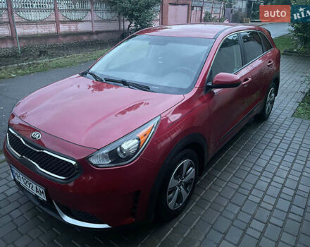 Красный Киа Niro, объемом двигателя 1.58 л и пробегом 67 тыс. км за 16300 $, фото 2 на Automoto.ua