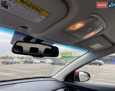 Красный Киа Niro, объемом двигателя 1.58 л и пробегом 119 тыс. км за 17250 $, фото 24 на Automoto.ua