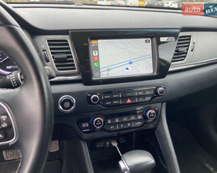 Красный Киа Niro, объемом двигателя 1.58 л и пробегом 119 тыс. км за 16200 $, фото 26 на Automoto.ua
