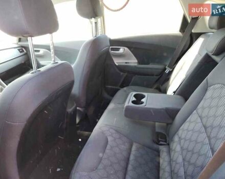 Красный Киа Niro, объемом двигателя 1.58 л и пробегом 76 тыс. км за 11700 $, фото 51 на Automoto.ua