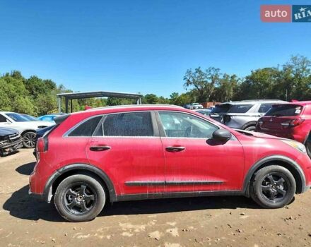 Красный Киа Niro, объемом двигателя 1.58 л и пробегом 76 тыс. км за 11700 $, фото 24 на Automoto.ua