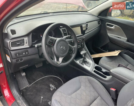 Красный Киа Niro, объемом двигателя 1.58 л и пробегом 109 тыс. км за 14999 $, фото 4 на Automoto.ua