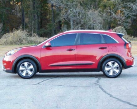 Красный Киа Niro, объемом двигателя 1.6 л и пробегом 40 тыс. км за 12400 $, фото 2 на Automoto.ua