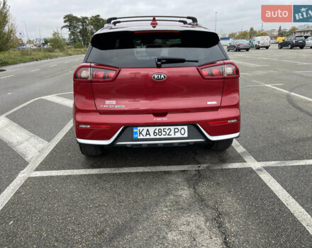 Красный Киа Niro, объемом двигателя 1.58 л и пробегом 119 тыс. км за 17250 $, фото 4 на Automoto.ua