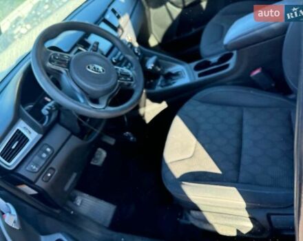 Красный Киа Niro, объемом двигателя 1.58 л и пробегом 76 тыс. км за 11700 $, фото 11 на Automoto.ua