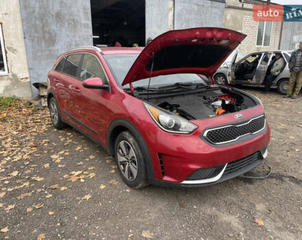 Красный Киа Niro, объемом двигателя 1.58 л и пробегом 109 тыс. км за 14999 $, фото 1 на Automoto.ua