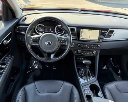 Киа Niro 2019 в Кривом Роге на Automoto.ua Красный Киа Niro, объемом двигателя 1.6 л и пробегом 36 тыс. км за 10000 $, фото 6 на Automoto.ua
