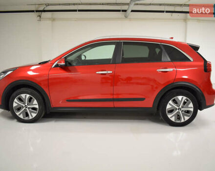 Красный Киа Niro, объемом двигателя 0 л и пробегом 83 тыс. км за 13300 $, фото 6 на Automoto.ua