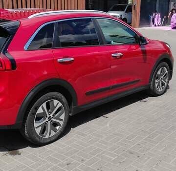 Червоний Кіа Niro, об'ємом двигуна 0 л та пробігом 169 тис. км за 17300 $, фото 8 на Automoto.ua