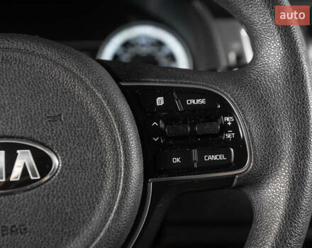 Красный Киа Niro, объемом двигателя 1.58 л и пробегом 163 тыс. км за 14900 $, фото 20 на Automoto.ua