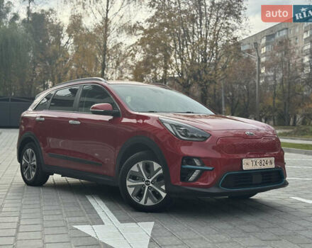 Красный Киа Niro, объемом двигателя 0 л и пробегом 135 тыс. км за 17299 $, фото 7 на Automoto.ua