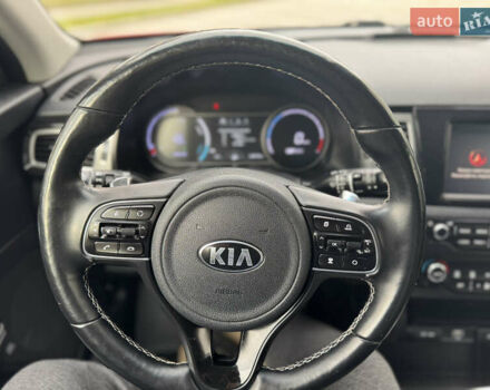 Красный Киа Niro, объемом двигателя 0 л и пробегом 135 тыс. км за 17299 $, фото 59 на Automoto.ua
