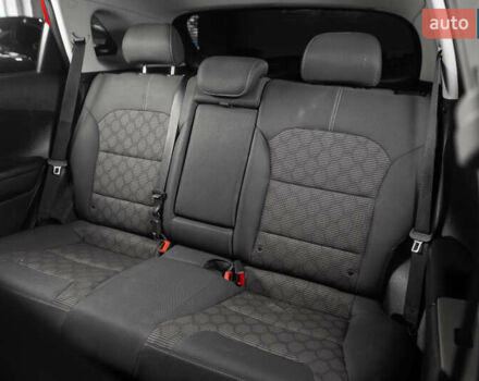 Красный Киа Niro, объемом двигателя 1.58 л и пробегом 163 тыс. км за 14900 $, фото 37 на Automoto.ua