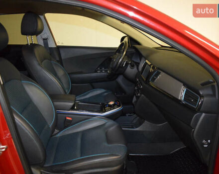 Красный Киа Niro, объемом двигателя 0 л и пробегом 83 тыс. км за 13300 $, фото 8 на Automoto.ua