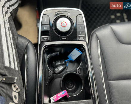 Красный Киа Niro, объемом двигателя 0 л и пробегом 135 тыс. км за 17299 $, фото 62 на Automoto.ua