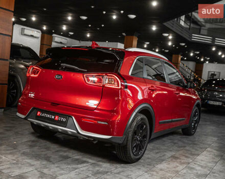 Красный Киа Niro, объемом двигателя 1.58 л и пробегом 163 тыс. км за 14900 $, фото 9 на Automoto.ua