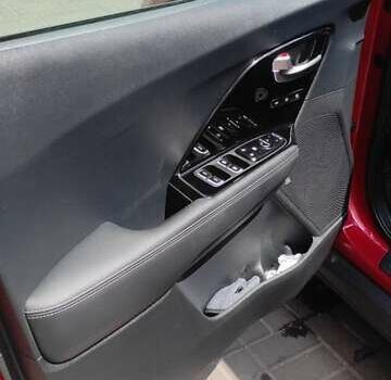 Червоний Кіа Niro, об'ємом двигуна 0 л та пробігом 169 тис. км за 17300 $, фото 15 на Automoto.ua