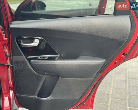 Красный Киа Niro, объемом двигателя 0 л и пробегом 135 тыс. км за 17299 $, фото 56 на Automoto.ua