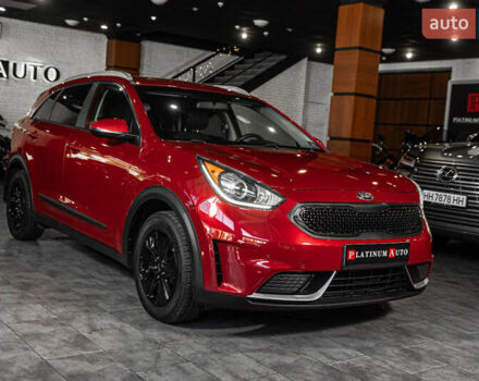 Красный Киа Niro, объемом двигателя 1.58 л и пробегом 163 тыс. км за 14900 $, фото 6 на Automoto.ua