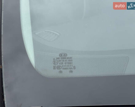 Красный Киа Niro, объемом двигателя 0 л и пробегом 135 тыс. км за 17299 $, фото 31 на Automoto.ua