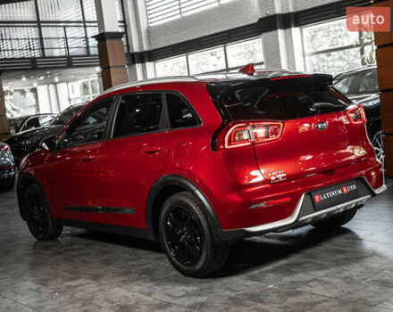 Красный Киа Niro, объемом двигателя 1.58 л и пробегом 163 тыс. км за 14900 $, фото 12 на Automoto.ua