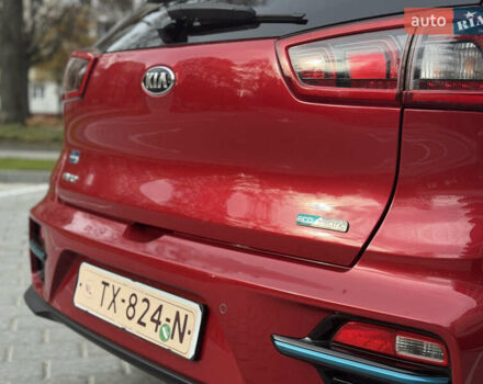 Красный Киа Niro, объемом двигателя 0 л и пробегом 135 тыс. км за 17299 $, фото 25 на Automoto.ua