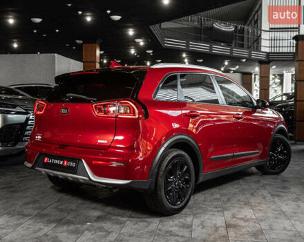 Красный Киа Niro, объемом двигателя 1.58 л и пробегом 163 тыс. км за 14900 $, фото 46 на Automoto.ua