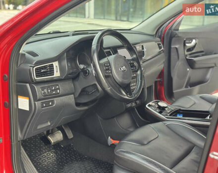 Красный Киа Niro, объемом двигателя 0 л и пробегом 135 тыс. км за 17299 $, фото 33 на Automoto.ua